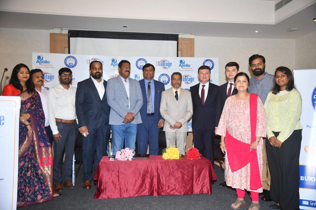 Full partnership team group photograph at the Hyderabad ceremony